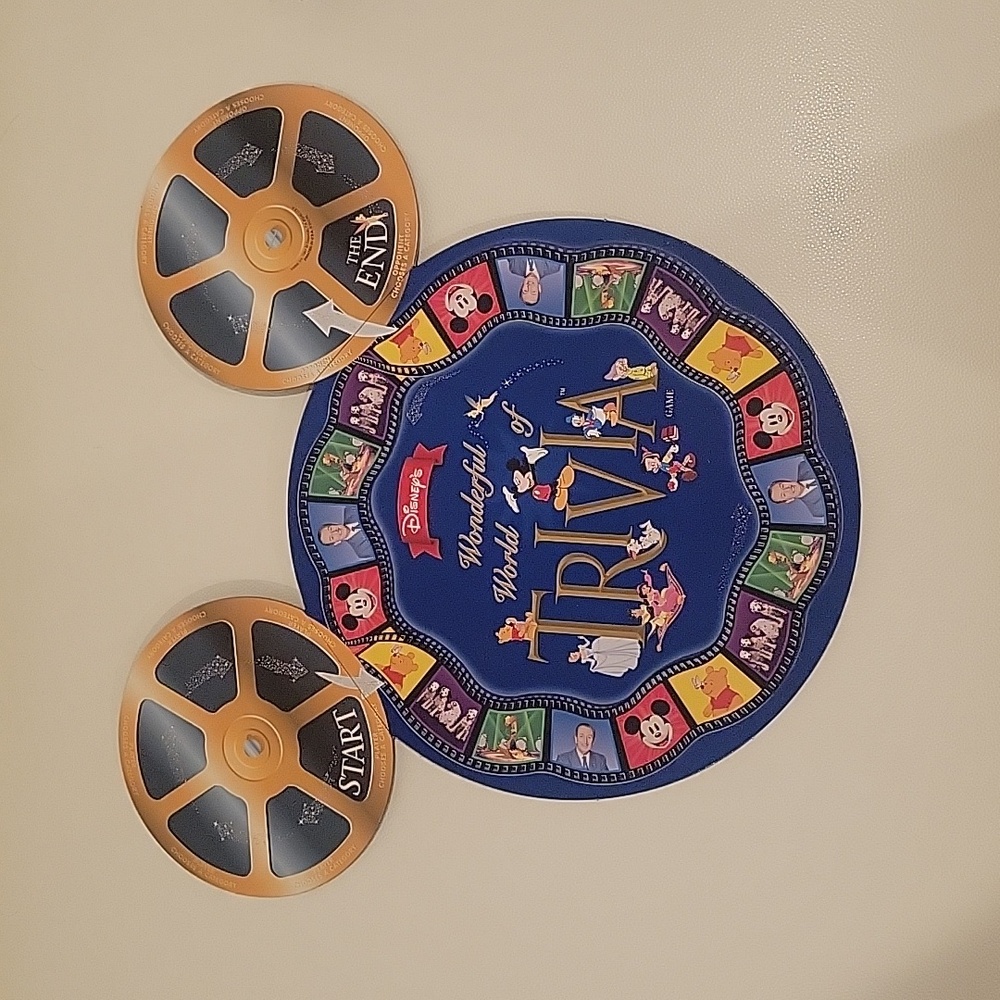 Disney Trivia tin set and extra packs - Picture 4 of 10
